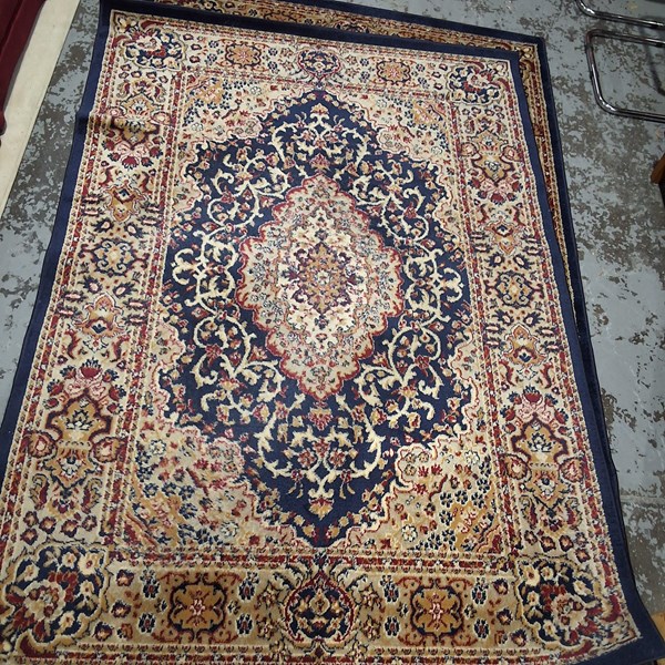 Lot 39 - RUG