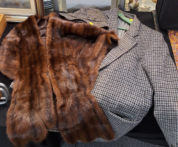 Lot 1232 - VINTAGE FASHION