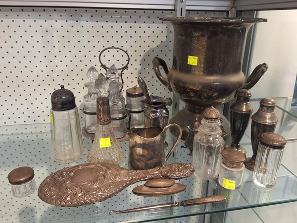 Lot 1359 - METALWARES