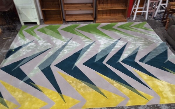 Lot 201 - RUG