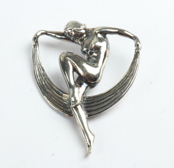 Lot 1046 - SILVER PENDANT
