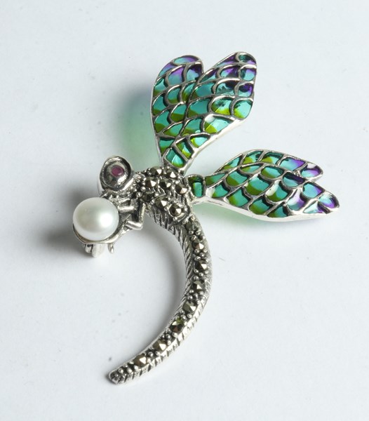 Lot 1036 - SILVER BROOCH