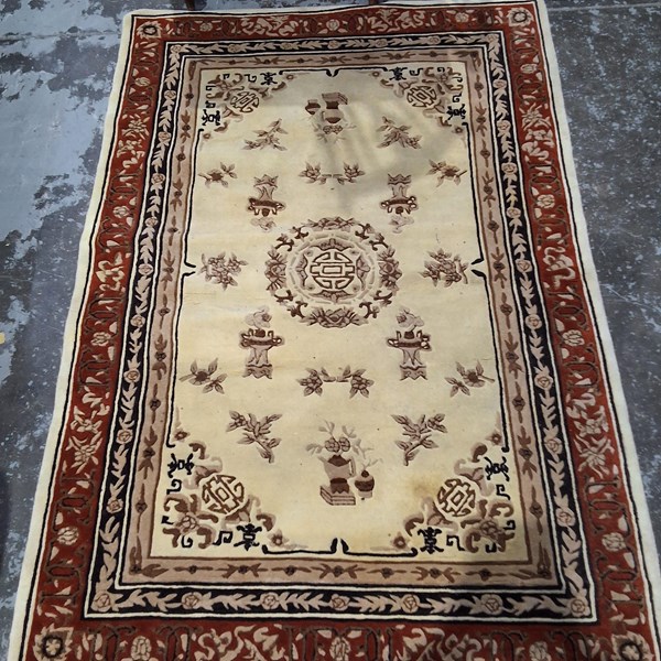 Lot 210 - RUG