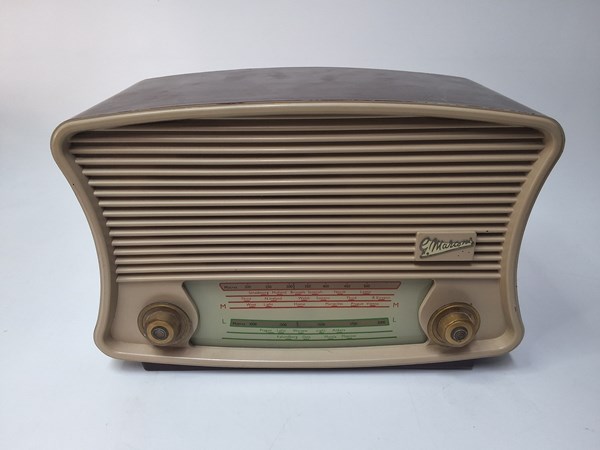 Lot 1323 - MANTEL RADIO