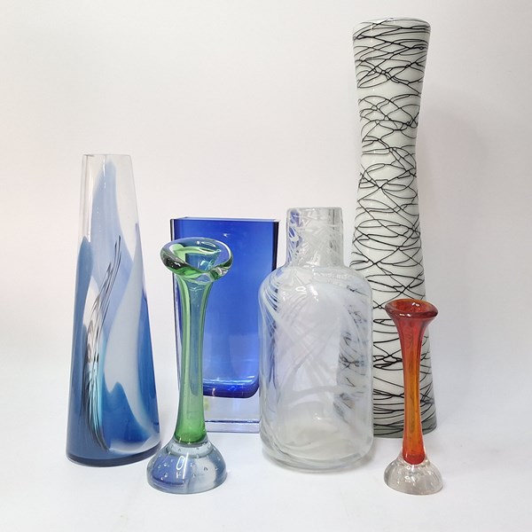 Lot 1350 - ART GLASS