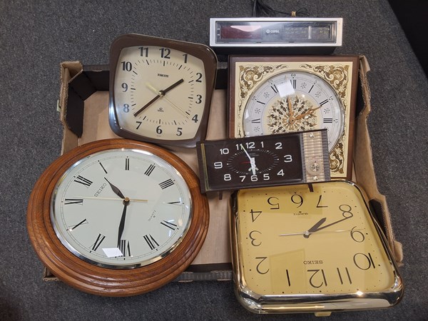Lot 1316 - CLOCKS