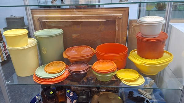 Lot 1495 - TUPPERWARE