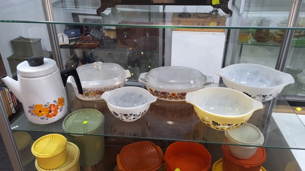 Lot 1494 - SERVING WARE