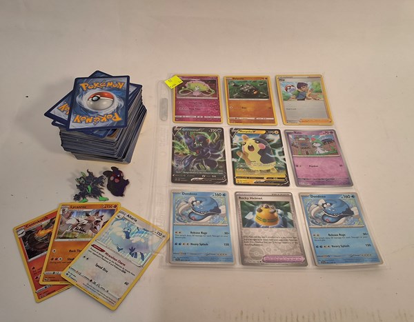 Lot 1409 - POKEMON CARDS