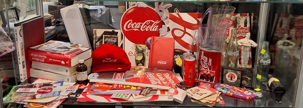 Lot 1391 - COCA-COLA COLLECTABLES