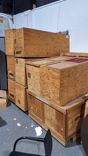 Lot 418 - TIMBER CRATES