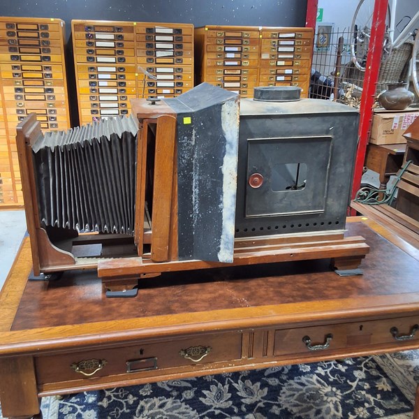 Lot 270 - SLIDE PROJECTOR