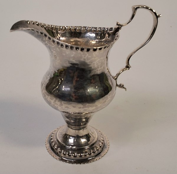 Lot 1066 - SILVER JUG