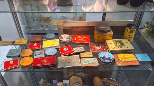 Lot 1487 - TOBACCO TINS