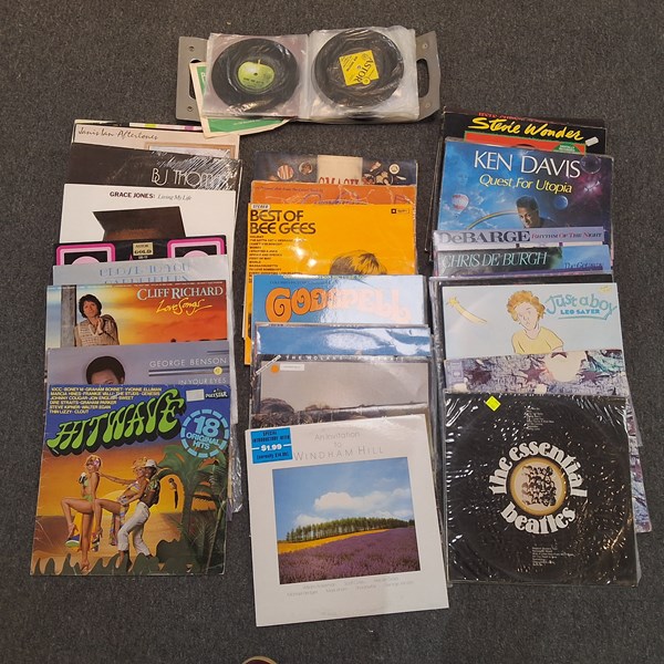 Lot 1225 - VINYL RECORDS