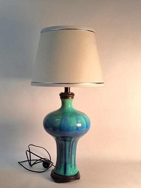 Lot 1250 - TABLE LAMP