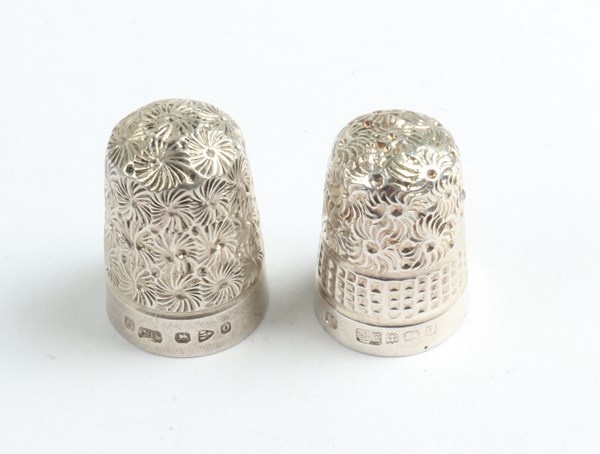 Lot 1056 - SILVER THIMBLES