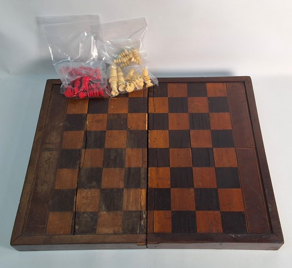 Lot 1333 - CHESS SET