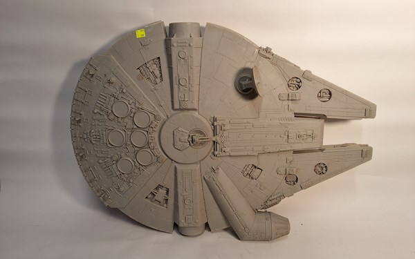Lot 1400 - MILLENIUM FALCON