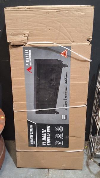 Lot 487 - STORAGE UNIT