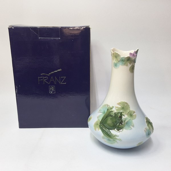 Lot 1220 - CHINESE VASE