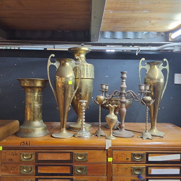 Lot 262 - BRASSWARE