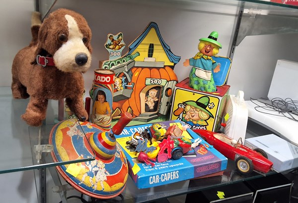 Lot 1399 - VINTAGE TOYS