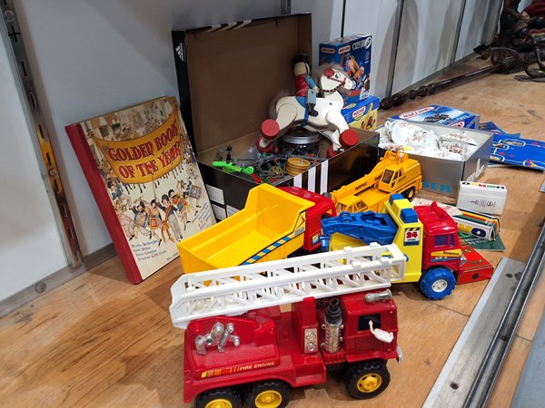 Lot 1467 - COLLECTION OF TOYS