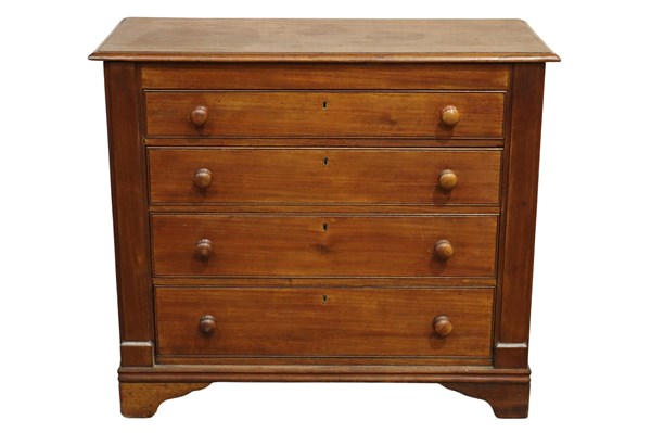 Lot 83 - CHEST OF DRAWERS