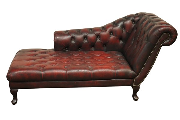 Lot 256 - CHESTERFIELD CHAISE LOUNGE