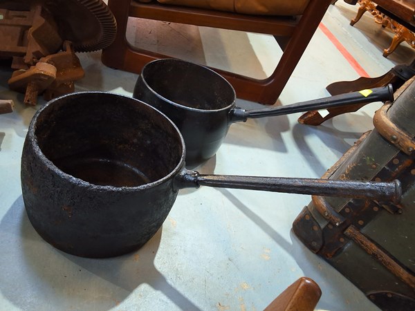 Lot 233 - COOKWARE