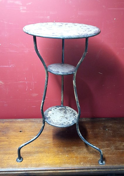 Lot 177 - TABLE