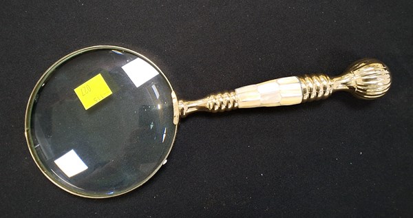 Lot 1157 - MAGNIFIER