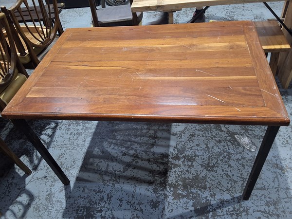 Lot 231 - CAFE TABLE