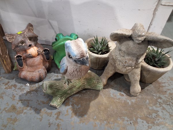 Lot 362 - GARDEN ORNAMENTS