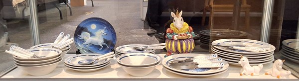 Lot 1448 - UNICORN DINNER SET