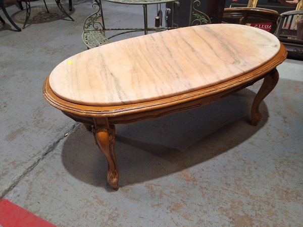 Lot 444 - COFFEE TABLE