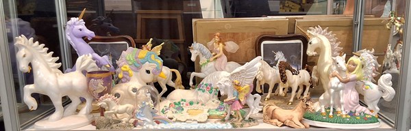 Lot 1439 - UNICORN FIGURINES