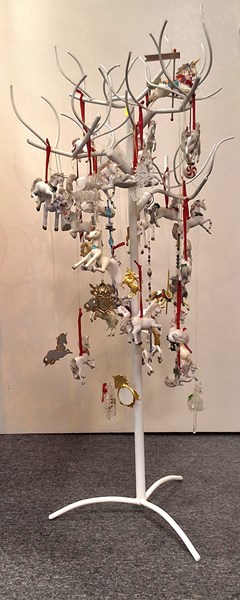 Lot 1333 - A TREE OF UNICORNS