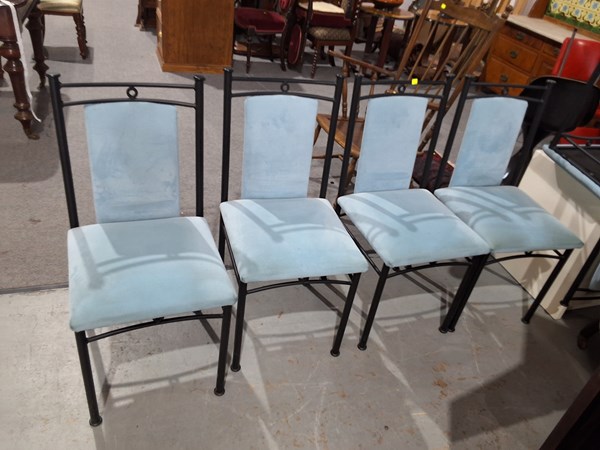 Lot 78 - EIGHT DINING CHAIRS