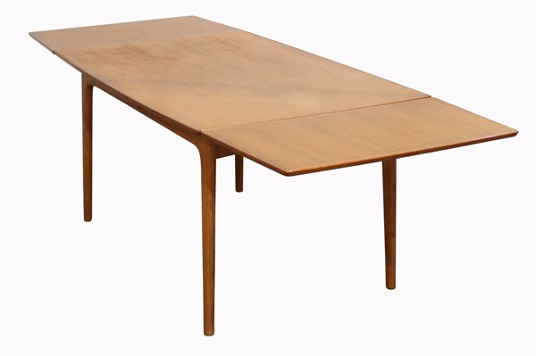 Lot 119 - NOBLETT DINING TABLE