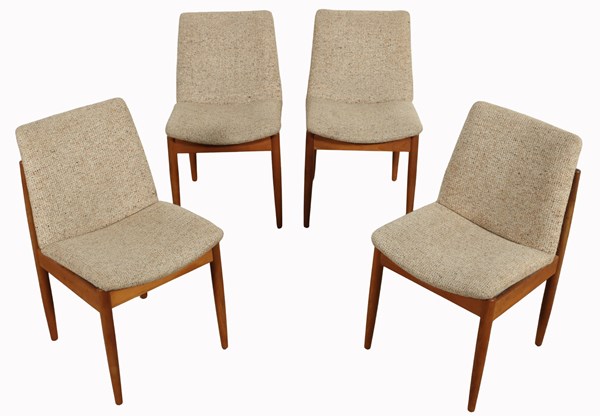 Lot 155 - SET OF DINING CHAIRS