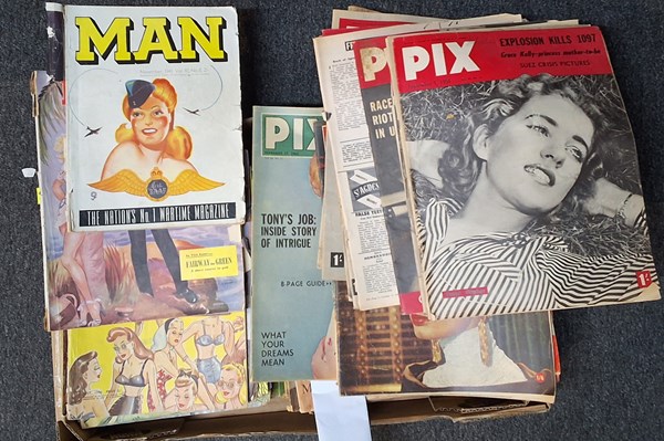 Lot 1279 - 1950s MAGAZINES
