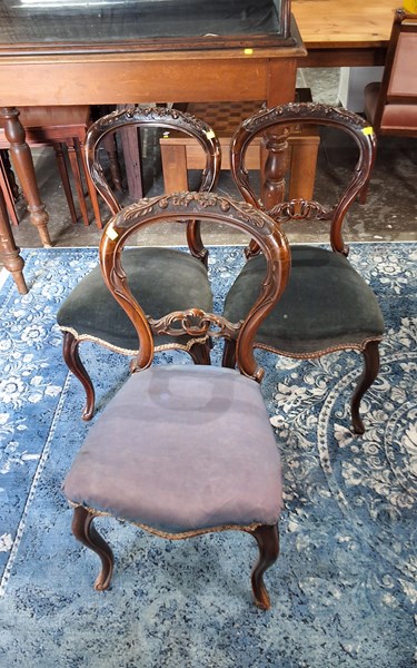 Lot 81 - DINING CHAIRS
