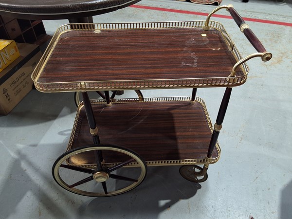 Lot 307 - DRINKS TROLLEY