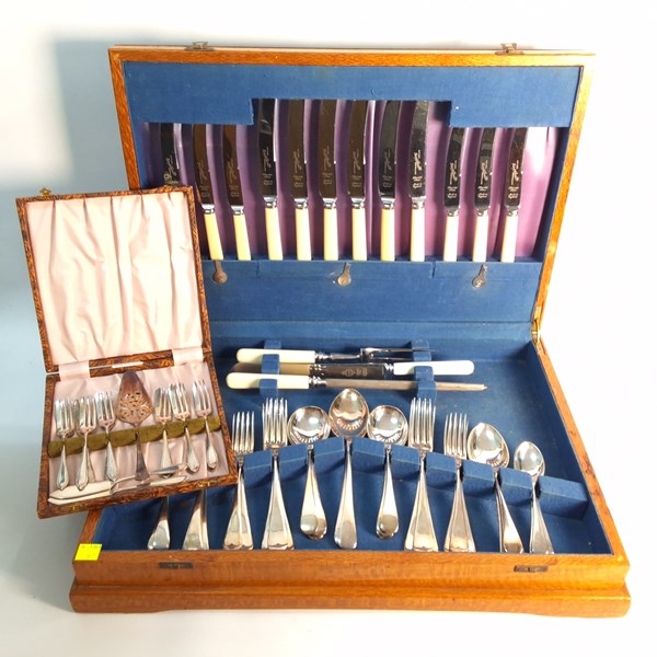 Lot 1306 - SIX PERSON TIMBER CASED CUTLERY SET