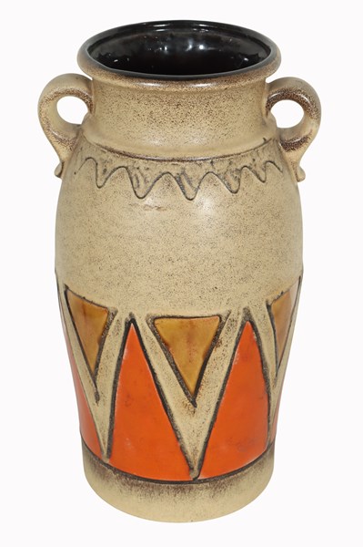 Lot 24 - POTTERY VASE