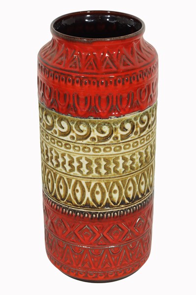 Lot 77 - POTTERY VASE