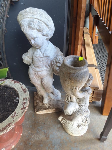 Lot 514 - GARDEN STATUES