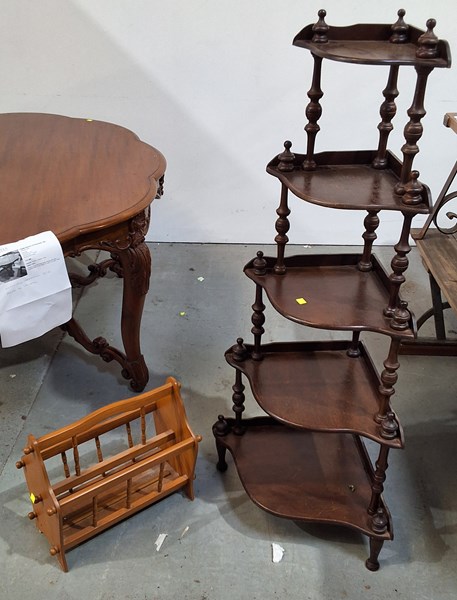 Lot 322 - FURNITURE LOT